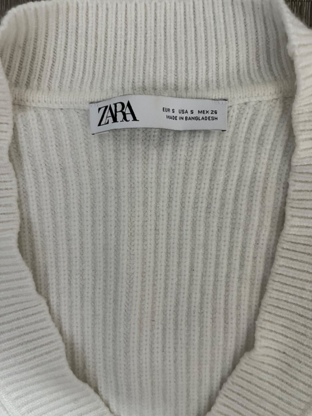 Zara Womens Ribbed White Knit V-Neck Sleeveless Sweater Vest Size S - Picture 3 of 4